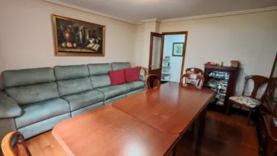 Piso en venta en Calle del Conde de Torrecedeira, cerca de Calle de Pi i Margall, Berbés-Peritos (Distrito Casco Urbano. Vigo) de 250.000 €
