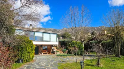 Chalet on Calle del Frontal photo 3