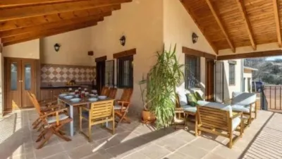 Chalet on Calle Solana photo 6