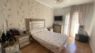 Casa adosada en venta en Carretera de la Mojonera, cerca de Avenida de Pablo Picasso, Centro (Distrito Núcleo Urbano. Roquetas de Mar) de 189.000 €