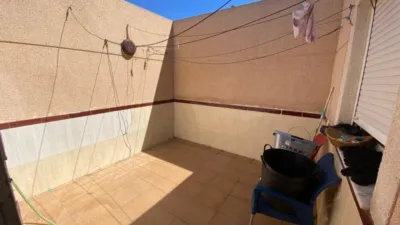 Casa adosada en venta en Carretera de la Mojonera, cerca de Avenida de Pablo Picasso, Centro (Distrito Núcleo Urbano. Roquetas de Mar) de 189.000 €