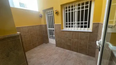 Casa en venta en Plaza de las Alpujarras, Centro (Distrito Núcleo Urbano. Roquetas de Mar) de 187.000 €