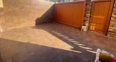 Casa en venta en Plaza de las Alpujarras, Centro (Distrito Núcleo Urbano. Roquetas de Mar) de 187.000 €