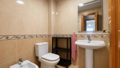 Apartment on Calle de Miguel Ángel photo 13