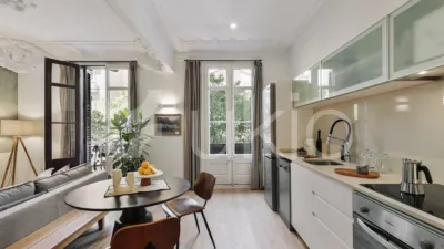 Estudio en alquiler en Carrer de la Diputació, cerca de Carrer de Casanova, Sant Antoni (Distrito Eixample. Barcelona Capital) de 2.185 €<span>/mes</span>