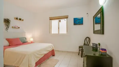 Apartment on Calle de Venecia photo 10