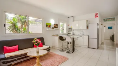 Apartment on Calle de Venecia photo 5