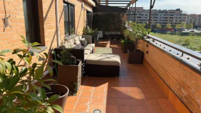 Piso en alquiler en Avenida del Santuario de Valverde, cerca de Calle de la Colegiata de Cervatos - Imagen 2