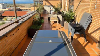 Piso en alquiler en Avenida del Santuario de Valverde, cerca de Calle de la Colegiata de Cervatos - Imagen 3