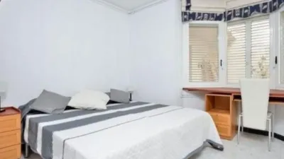 Apartment on Joan Salvador Papasseit Street photo 11