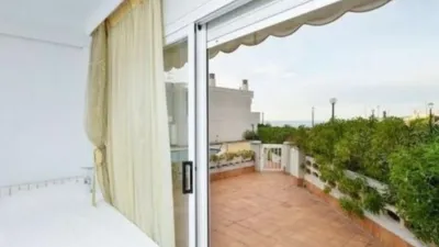 Apartment on Joan Salvador Papasseit Street photo 12