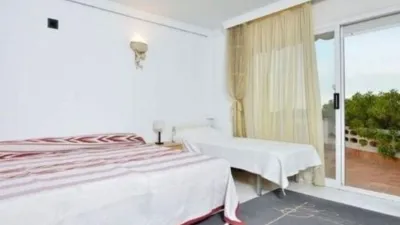 Apartment on Joan Salvador Papasseit Street photo 13