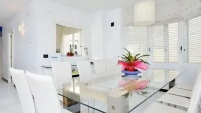 Apartment on Joan Salvador Papasseit Street photo 19