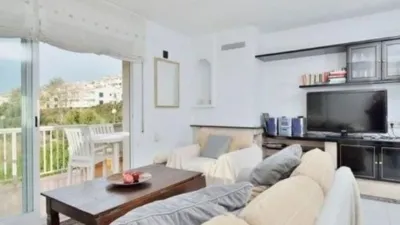 Apartment on Joan Salvador Papasseit Street photo 2