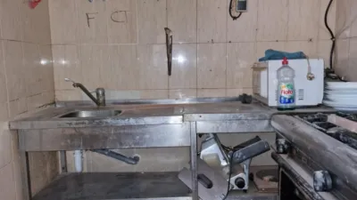 Local comercial en alquiler en Ronda de Outeiro, cerca de Avenida del Alcalde Pérez Arda - Más