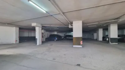 Local comercial en venta en Avenida de los Mallos, cerca de Calle de Pedroso - Vista 3