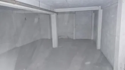 Local comercial en venta en Calle del Agra de Orzán - Más