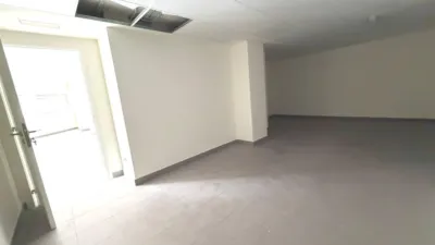 Oficina en alquiler en Barcelona-Conchiñas-Ventorrillo - Més