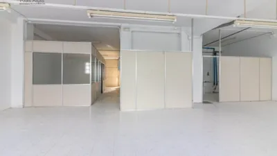 Local comercial en venta en Avenida de la Concordia, cerca de Calle Rafael Barez - Vista 3