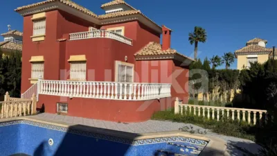 House on Calle Chipre photo 2