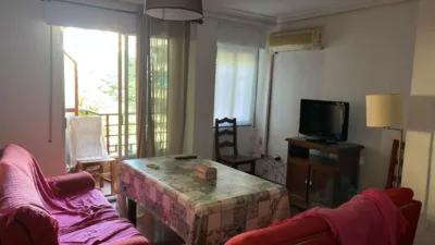 Habitación en alquiler en Puerta Carmona-Puerta Osario-Amador de los Ríos, Nervión (Distrito Nervión. Sevilla Capital) de 350 €<span>/mes</span>
