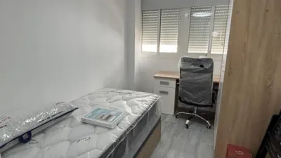 Habitación en alquiler en El Juncal, El Plantinar-El Juncal-Avenida de la Paz (Distrito Sur. Sevilla Capital) de 325 €<span>/mes</span>