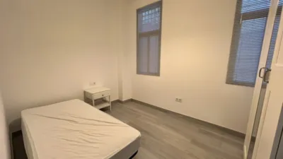 Habitación en alquiler en Calle del Alberche, El Plantinar-El Juncal-Avenida de la Paz (Distrito Sur. Sevilla Capital) de 400 €<span>/mes</span>