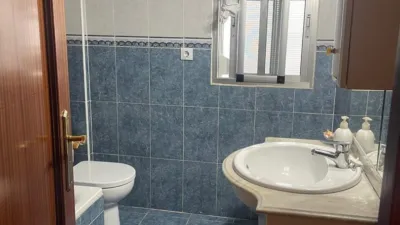 Habitación en alquiler en Calle Galicia, cerca de Calle Huesca, El Cerro (Distrito Cerro Amate. Sevilla Capital) de 330 €<span>/mes</span>