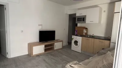 Piso en alquiler en Calle del Alberche, El Plantinar-El Juncal-Avenida de la Paz (Distrito Sur. Sevilla Capital) de 1.600 €<span>/mes</span>