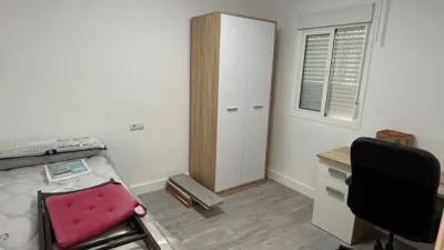 Piso en alquiler en Calle del Alberche, El Plantinar-El Juncal-Avenida de la Paz (Distrito Sur. Sevilla Capital) de 1.600 €<span>/mes</span>