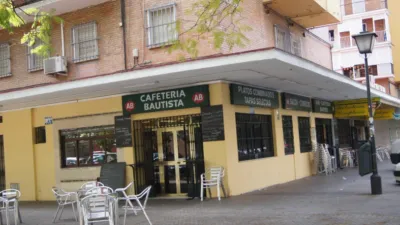 Piso en alquiler en Calle del Alberche, El Plantinar-El Juncal-Avenida de la Paz (Distrito Sur. Sevilla Capital) de 1.600 €<span>/mes</span>