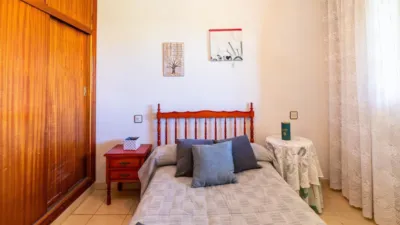 Chalet en venta en Castilla y Leon, Morales del Vino de 250.000 €