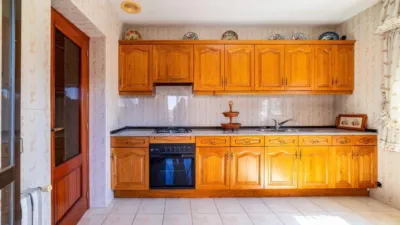 Chalet en venta en Castilla y Leon, Morales del Vino de 250.000 €