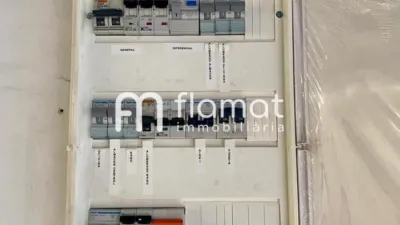 Local comercial en venta en Carrer de Castillejos - Más