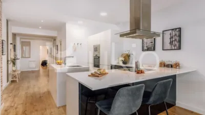 Piso en alquiler en Calle de Rafael de Riego - Imagen 3