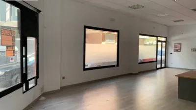 Local comercial en alquiler en Industria-Bomberos - Más