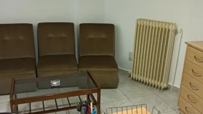 Oficina en alquiler en Centro-Carretas - Més