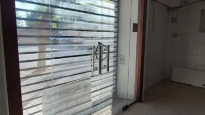 Local comercial en alquiler en Estacion - Más