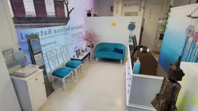 Local comercial en alquiler en Centro-Carretas - Més