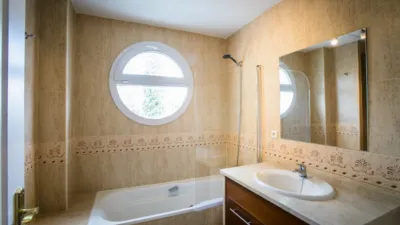 Townhouse in Buenavista- Lauro Golf photo 3
