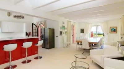 Chalet on Avenida del Pilar photo 6
