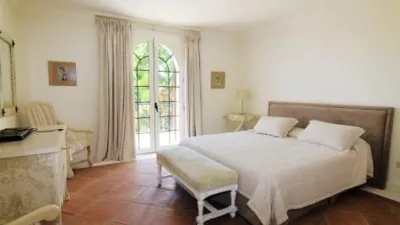 Chalet on Avenida del Pilar photo 9