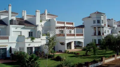 Townhouse in Buenavista- Lauro Golf photo 14