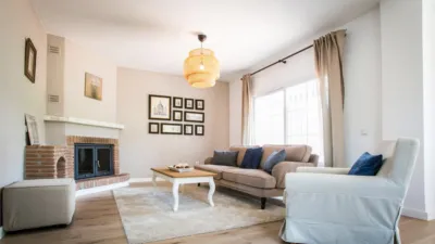 Townhouse in Buenavista- Lauro Golf photo 3