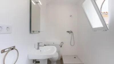 Apartment on Tossalet Street photo 19
