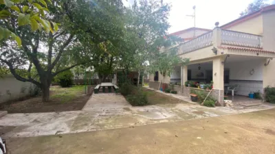 Chalet on Urb los Riachuelos Street photo 3