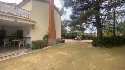 Chalet on Urb los Riachuelos Street photo 8