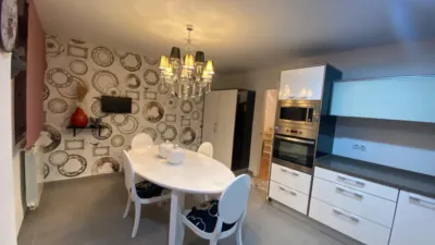 Duplex in University-Campus photo 14
