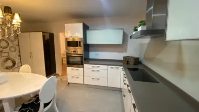 Duplex in University-Campus photo 18