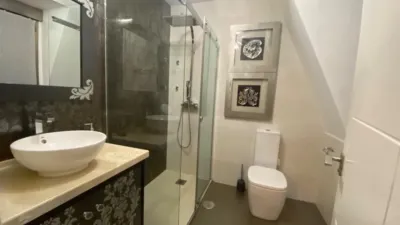 Duplex in University-Campus photo 19